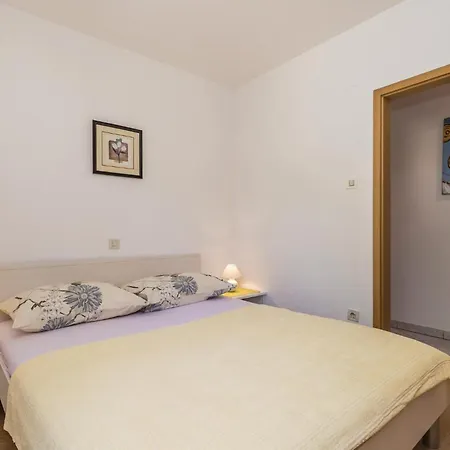 Beautiful Apartment In Barbat With Wifi Barbat na Rabu