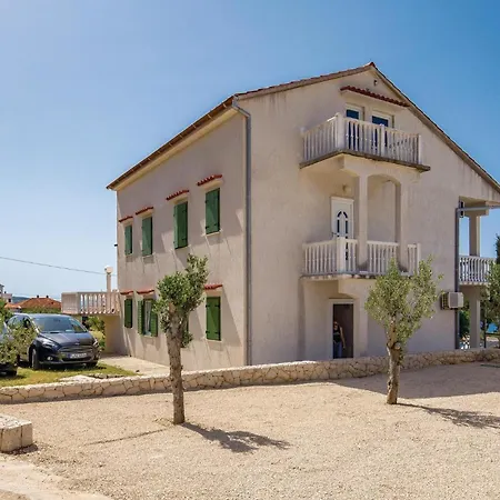 Beautiful Apartment In Barbat With Wifi Apartment