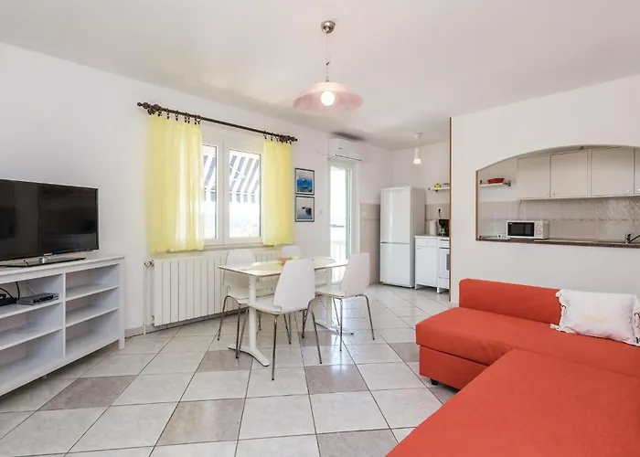 Beautiful Apartment In Barbat With Wifi Daire Barbat na Rabu